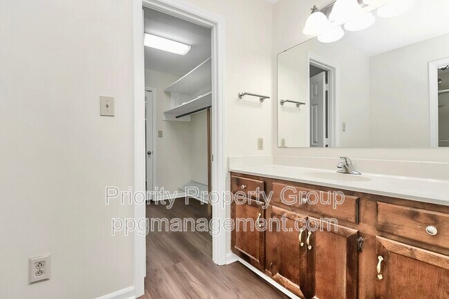 Building Photo - 11323 Harrowfield Rd
