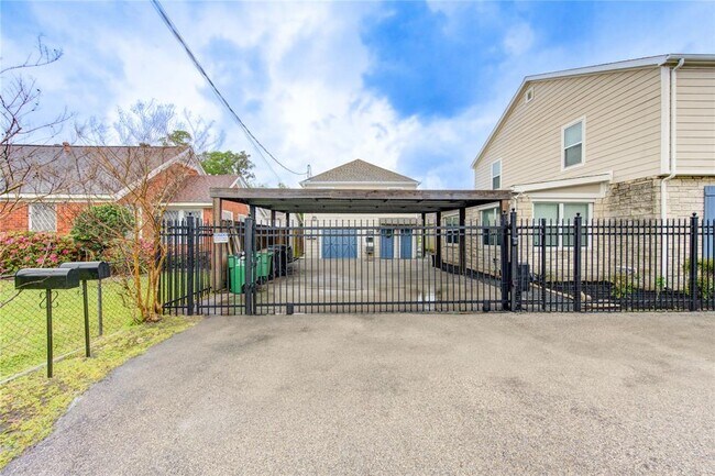 Building Photo - 5205 Irvington Blvd