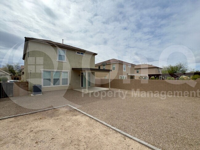 Building Photo - 4720 W Lindenthal Ln