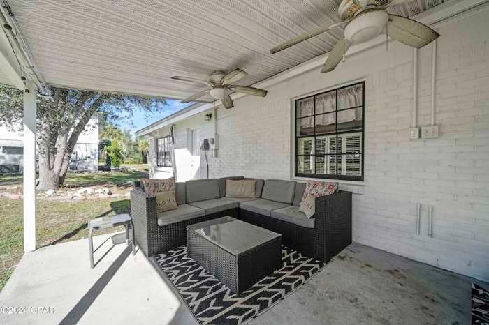Building Photo - 15012 Royal Palm Ave