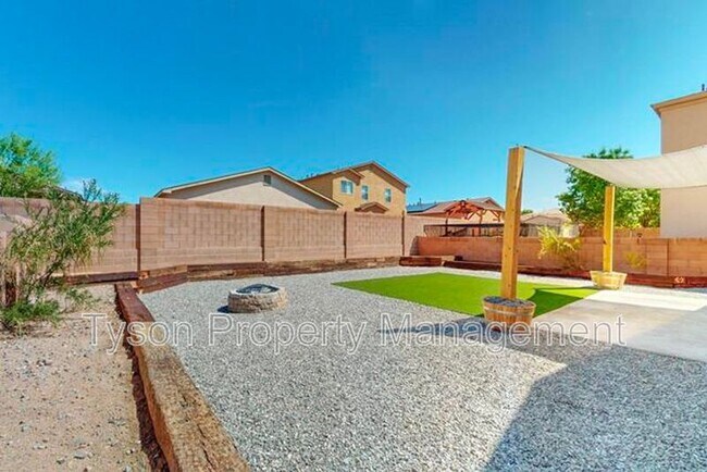 Building Photo - 1033 Desert Paintbrush Loop