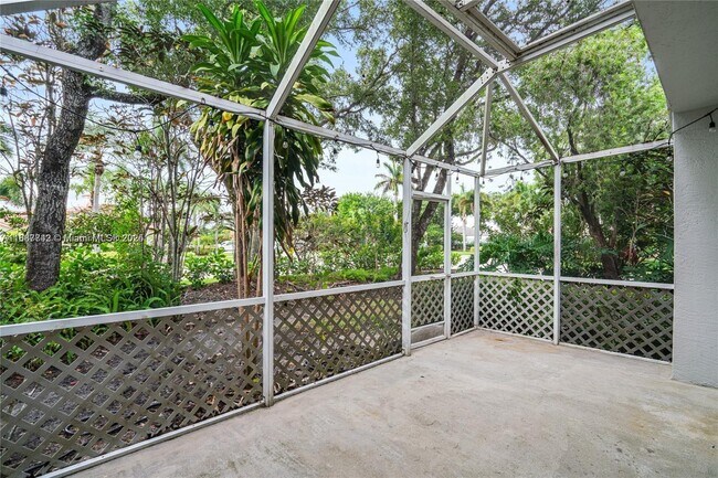 Building Photo - 1162 SW 44th Ave