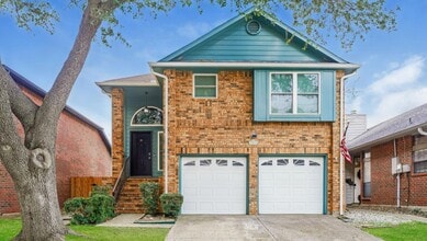 Building Photo - A Cozy Haven with Space to Breathe  3 Bedrooms