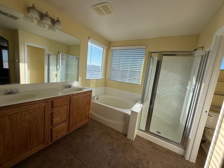 Building Photo - 9196 Grand Sunburst Ct