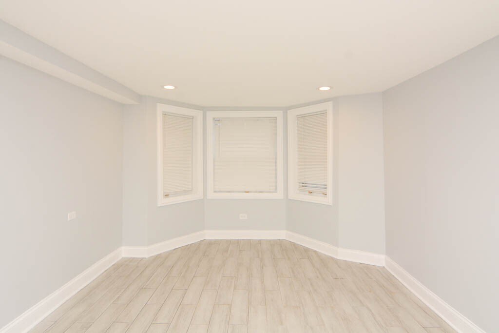 Building Photo - 2966 N Ridgeway Ave