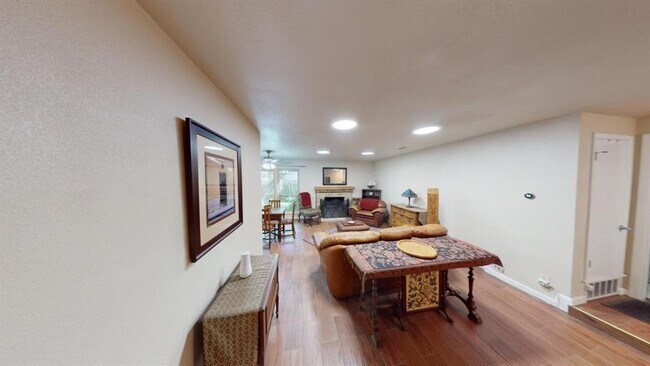 Building Photo - 9215 Hunters Trace E