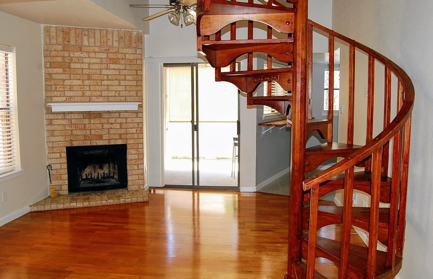 Fireplace and Mantle - 2500 Burleson Rd