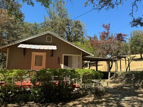 Building Photo - Cute Cottage just outside Nevada City- Pea...