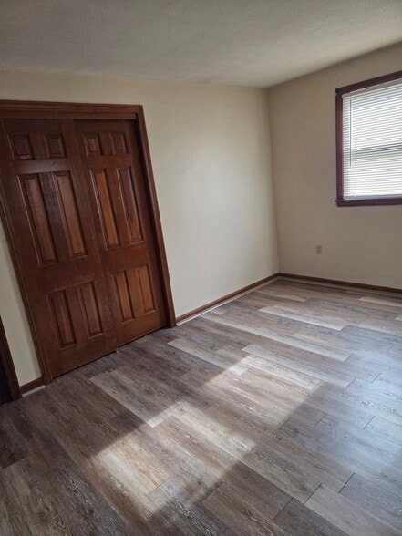 Building Photo - 76 William St