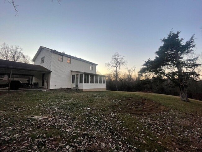Building Photo - Beautiful Home on 5 Acres in Mt. Juliet, TN!