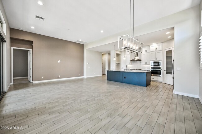 Building Photo - 5193 N 207th Dr