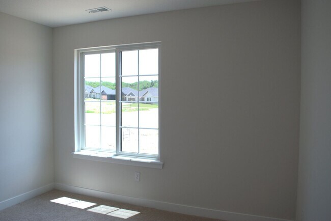 Building Photo - New construction three-bedroom 2-bathroom Home In Tuscany Ridge!