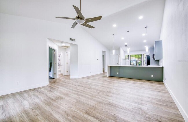 Building Photo - 2617 Bentley Dr