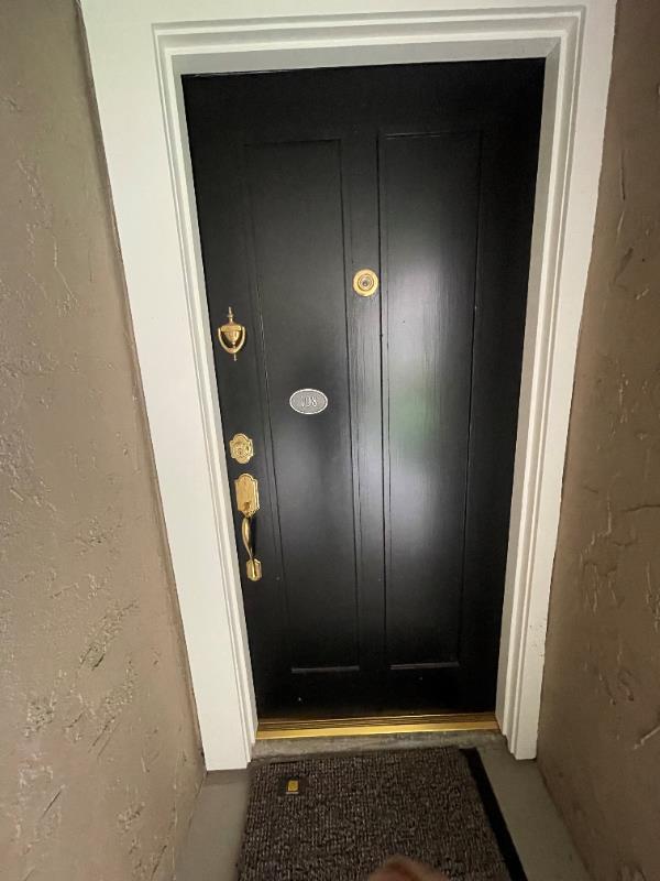 Building Photo - 675 Sharon Park Dr