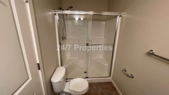 Building Photo - 1/2 off First Months Rent - Beautiful 3 BD...