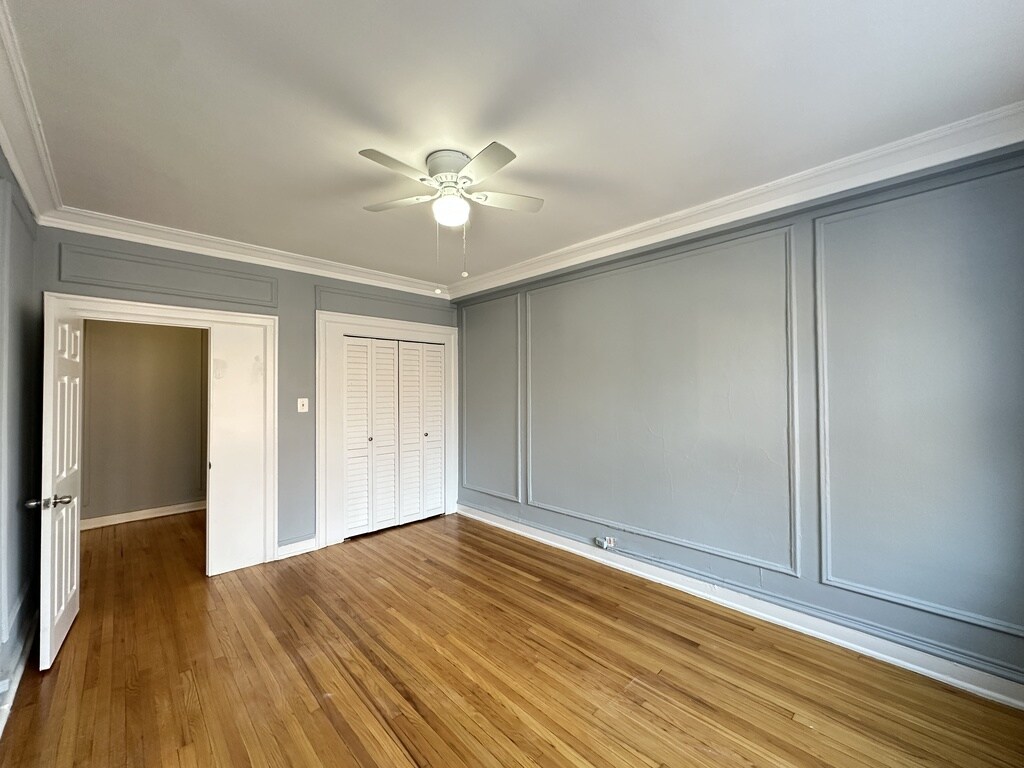 Building Photo - 1415 W Estes Ave