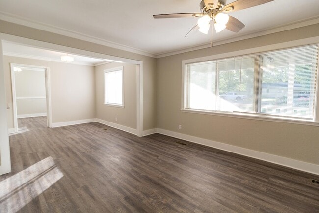 Building Photo - 207 Central Dr