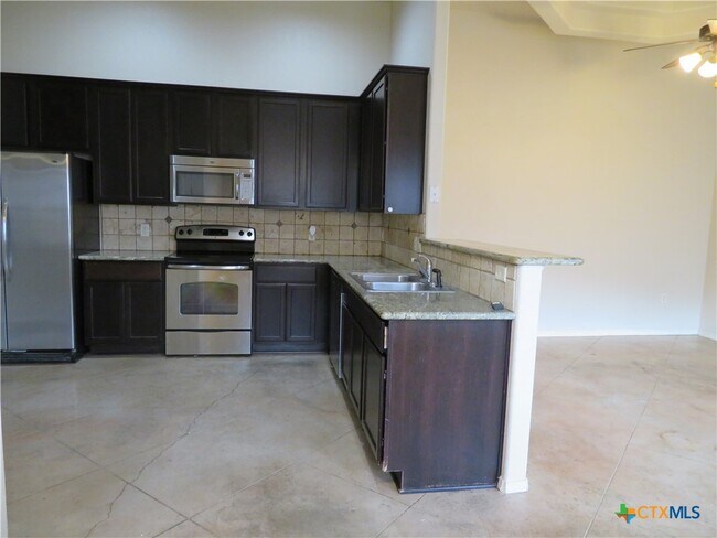 Building Photo - 247 Rosalie Dr