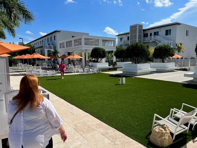 Building Photo - 10270 NW 66th St