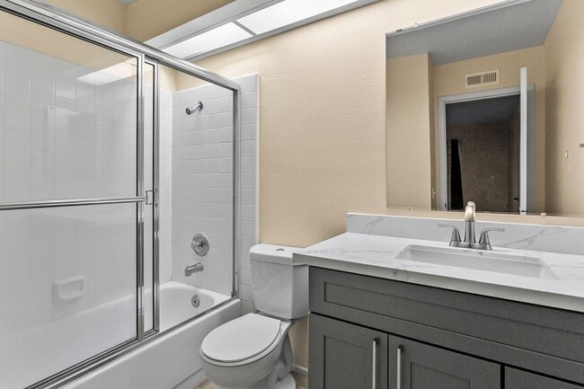 Building Photo - Remodeled Home with Bonus Room in HOA Comm...