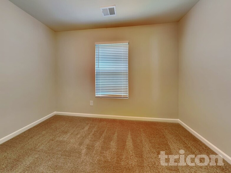 Building Photo - 4316 Traipse Path