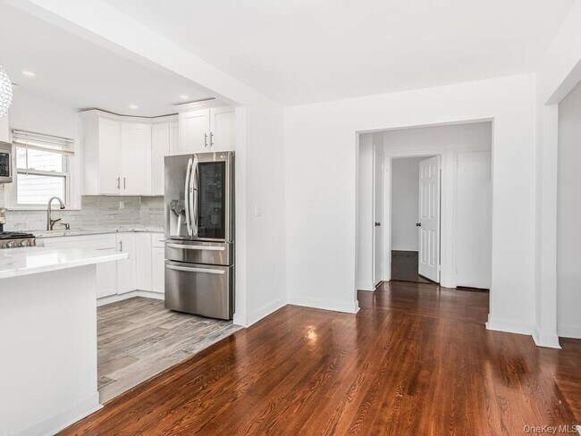 Building Photo - 2096 Central Park Ave