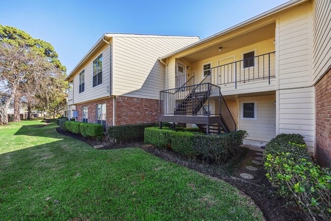 Building Photo - 14555 Wunderlich Dr