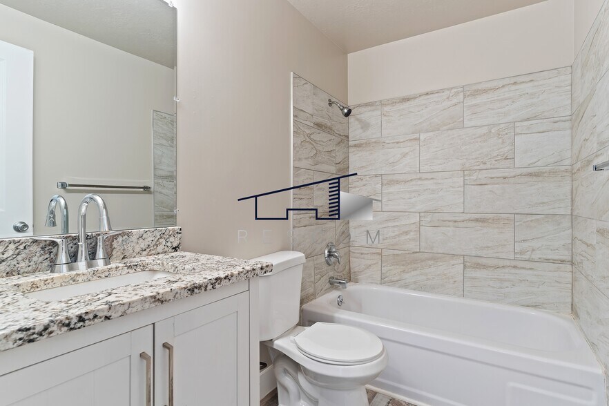 Building Photo - 447 W 4900 S