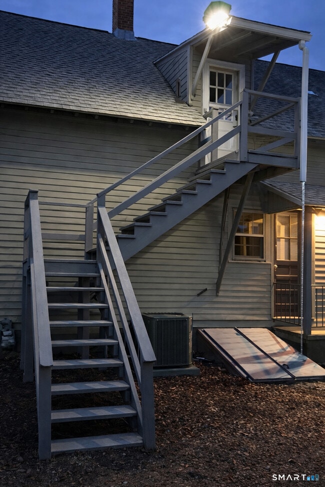 Building Photo - 149 E Main St