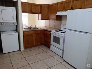 Building Photo - Nice 2 bedroom - 1 bath in Southside Tucson
