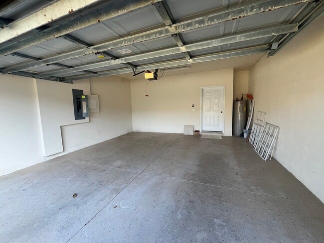 Building Photo - 338 Airport Rd