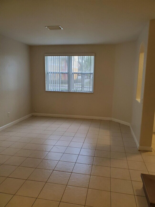 Building Photo - 2286 Shoma Dr