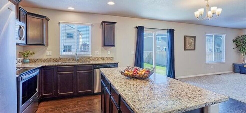 Building Photo - 6793 Galpin Dr