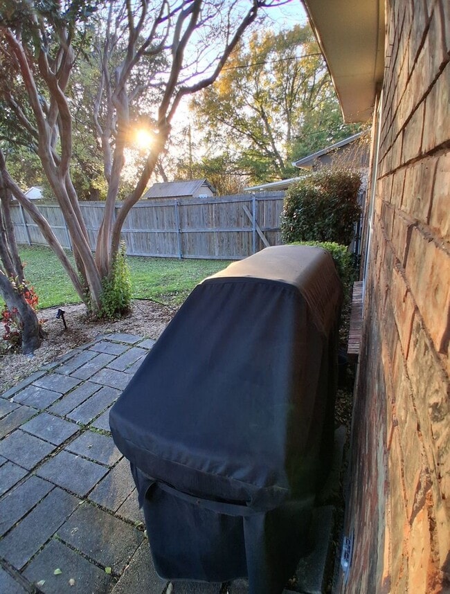 Building Photo - North Richland Hills Home on Spacious Lot!