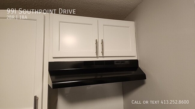 Building Photo - 99 Southpoint Dr