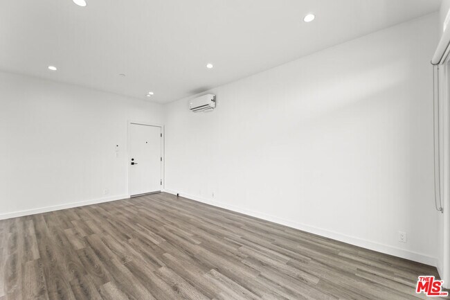 Building Photo - 1254 9th St