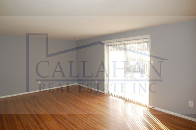 Building Photo - Updated Sherwood 3 bed 2 bath