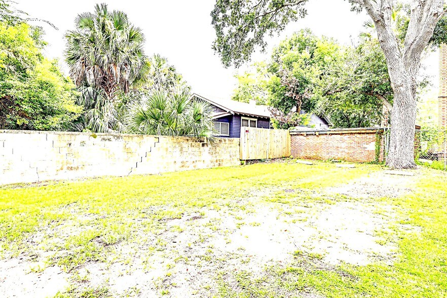 Building Photo - 2604 Post St