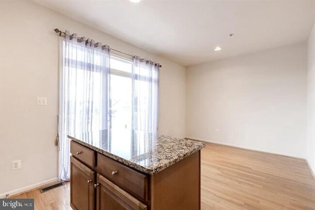 Building Photo - 11843 Skylark Rd