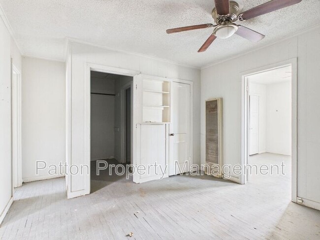 Building Photo - 2216 S Polk St