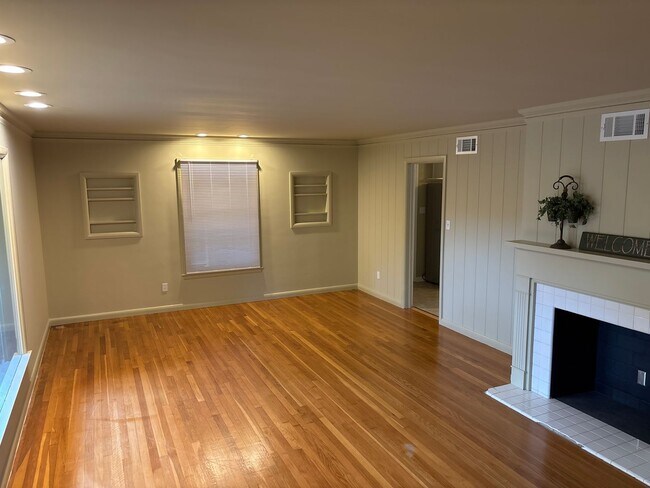 Building Photo - Seeing is believing!