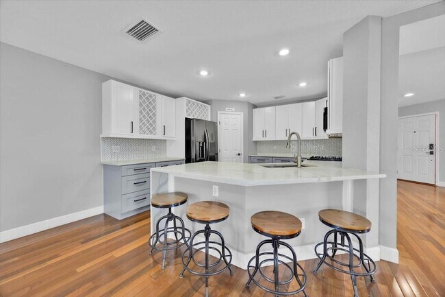 Building Photo - 409 Rona Ln