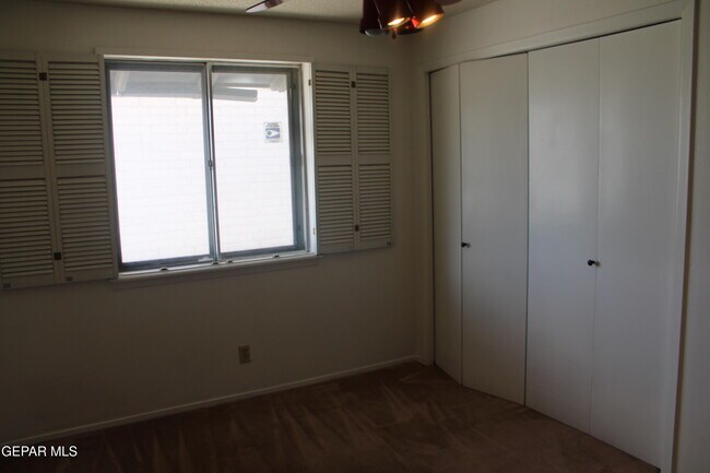 Building Photo - 3000 Parknorth Dr