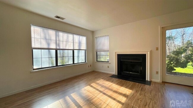 Building Photo - 6 Ayres Ct