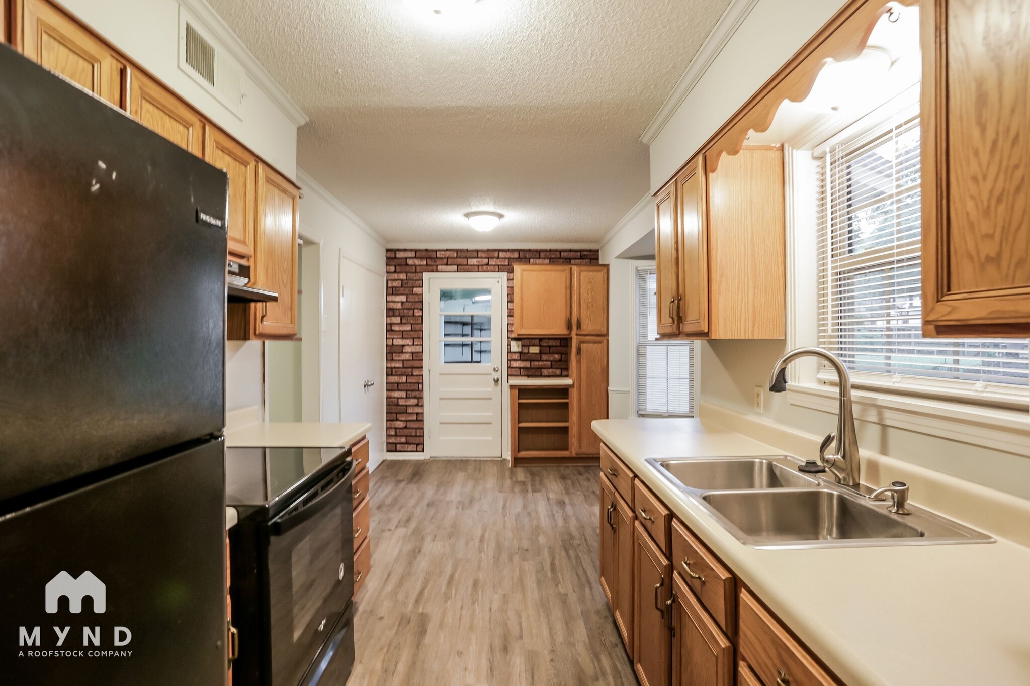 Building Photo - 1176 Cedar Cir S