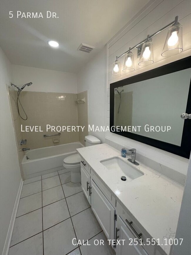 Building Photo - 5 Parma Dr