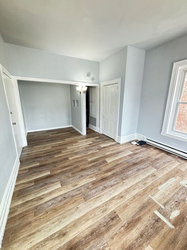 Building Photo - 620 W Chew St