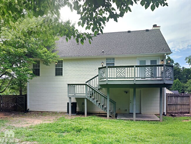 Building Photo - 4963 McKinley Dr