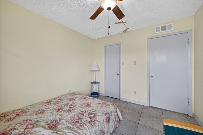 Building Photo - 8360 Jorine Dr