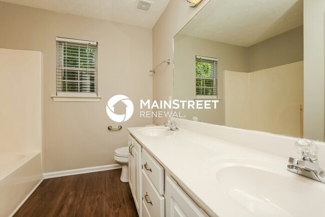 Building Photo - 3 Bedroom Pet-Friendly Home in Goodlettsville, TN with Main Street Renewal